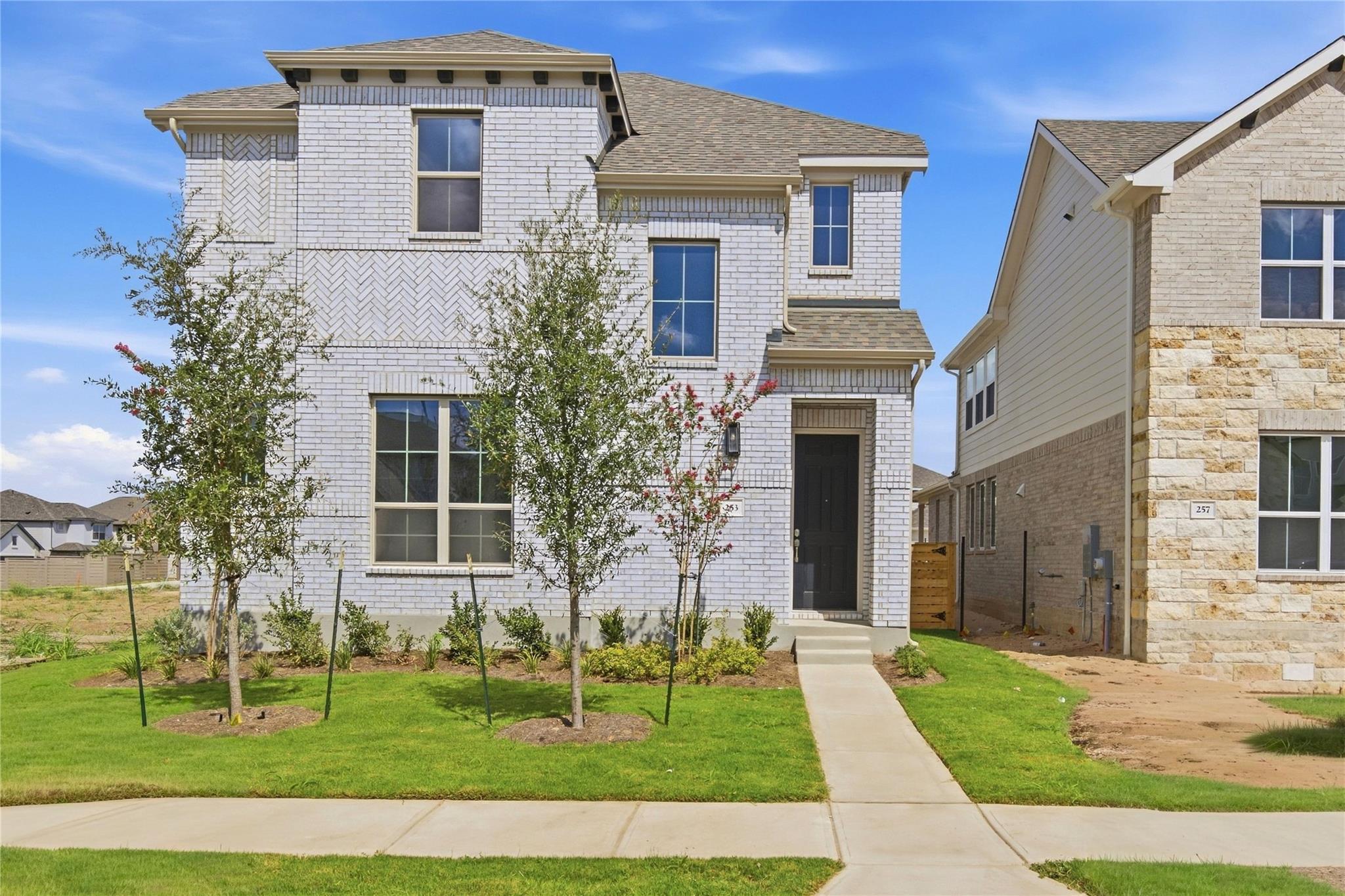 253 Bloomington Loop, Hutto TX 78634 – home for sale in Flora